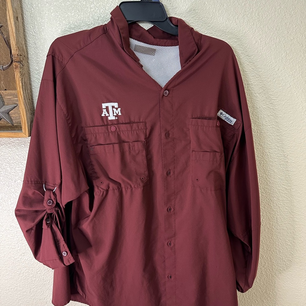 Red Columbia Casual Button Down Shirt with Vented Back